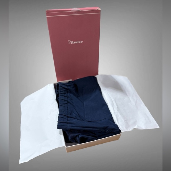 Navy Blue Scrub Pants by Flora-Hue Size M New In Box - Picture 2 of 10